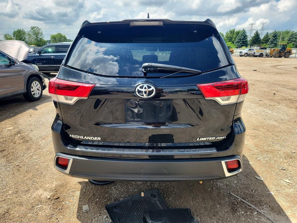 2018 Toyota Highlander მანქანა იყიდება აუქციონზე, vin: 5TDDZRFH8JS819393, აუქციონის ნომერი: 56493286