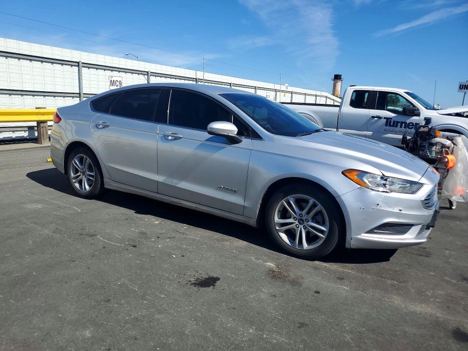57053376 :رقم المزاد ، 3FA6P0LU6JR224854 vin ، 2018 Ford Fusion مزاد بيع
