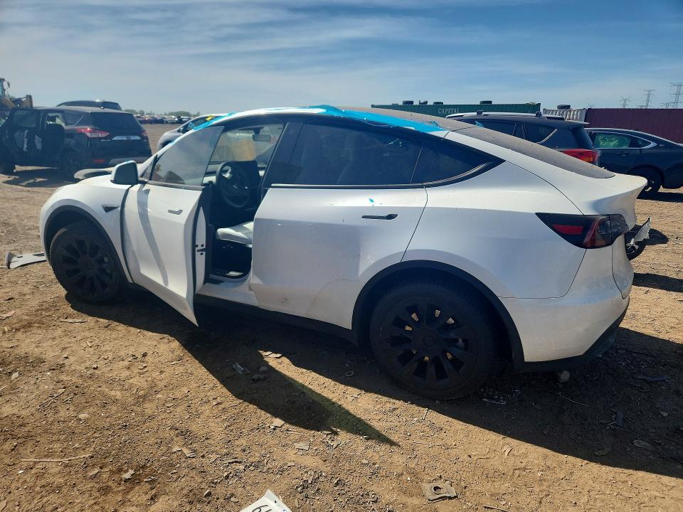 55586946 :رقم المزاد ، 7SAYGAEE1PF643559 vin ، 2023 Tesla Model Y مزاد بيع