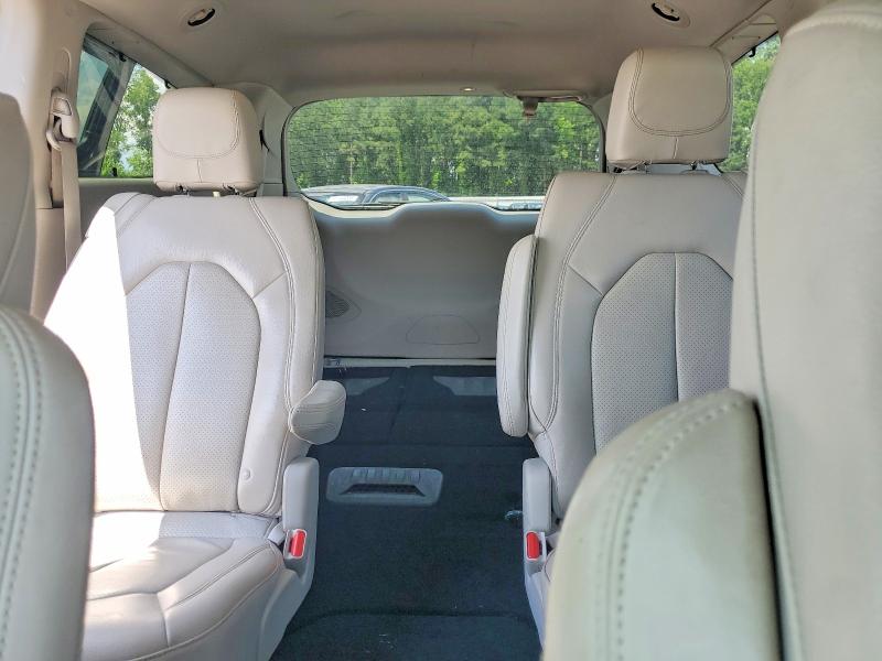 55598386 :رقم المزاد ، 2C4RC1EG0JR293139 vin ، 2018 Chrysler Pacifica مزاد بيع