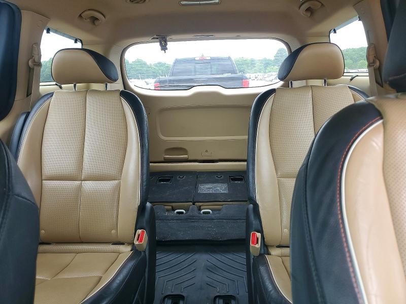 58810596 :رقم المزاد ، KNDMB5C18H6323007 vin ، 2017 Kia Sedona مزاد بيع