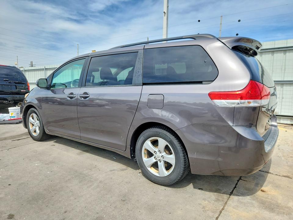 Продажа на аукционе авто 2011 Toyota Sienna, vin: 5TDKK3DC0BS037624, номер лота: 55946296