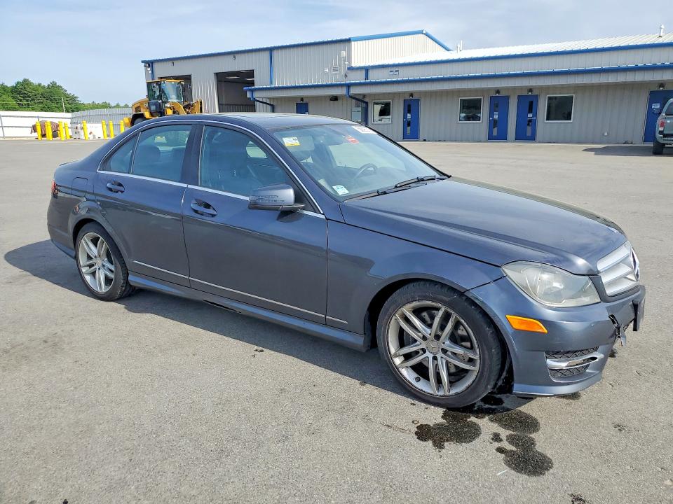 2013 Mercedes-benz C მანქანა იყიდება აუქციონზე, vin: WDDGF8AB2DR279468, აუქციონის ნომერი: 56896276