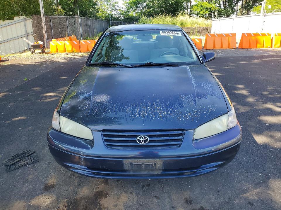 55392656 :رقم المزاد ، JT2BG22K1V0013256 vin ، 1997 Toyota Camry مزاد بيع