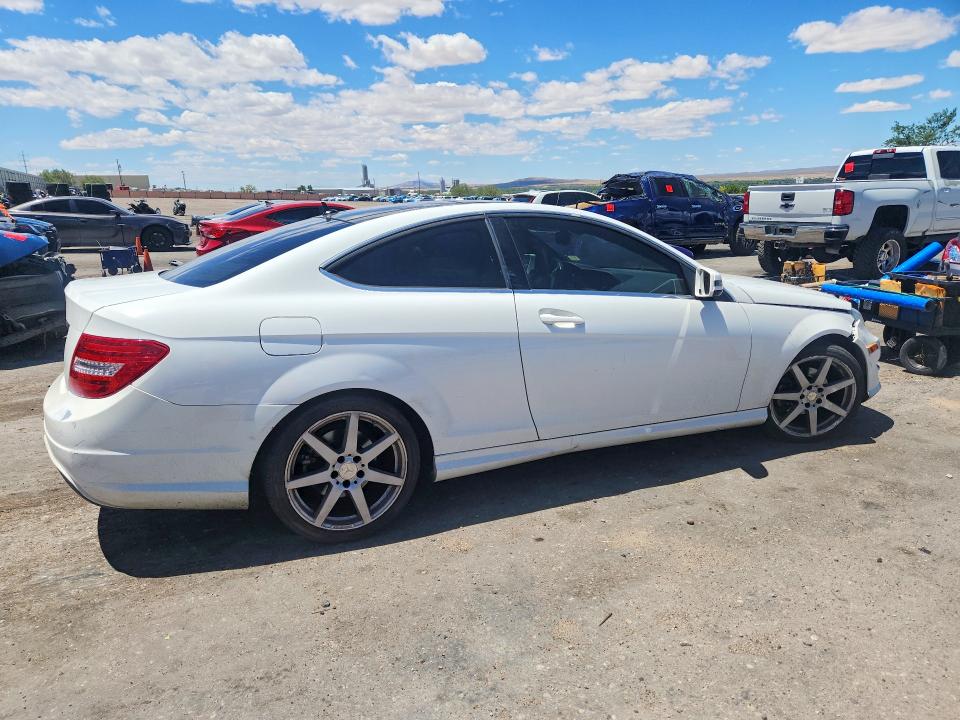 Продажа на аукционе авто 2013 Mercedes-benz C, vin: WDDGJ4HB3DG098601, номер лота: 85773255