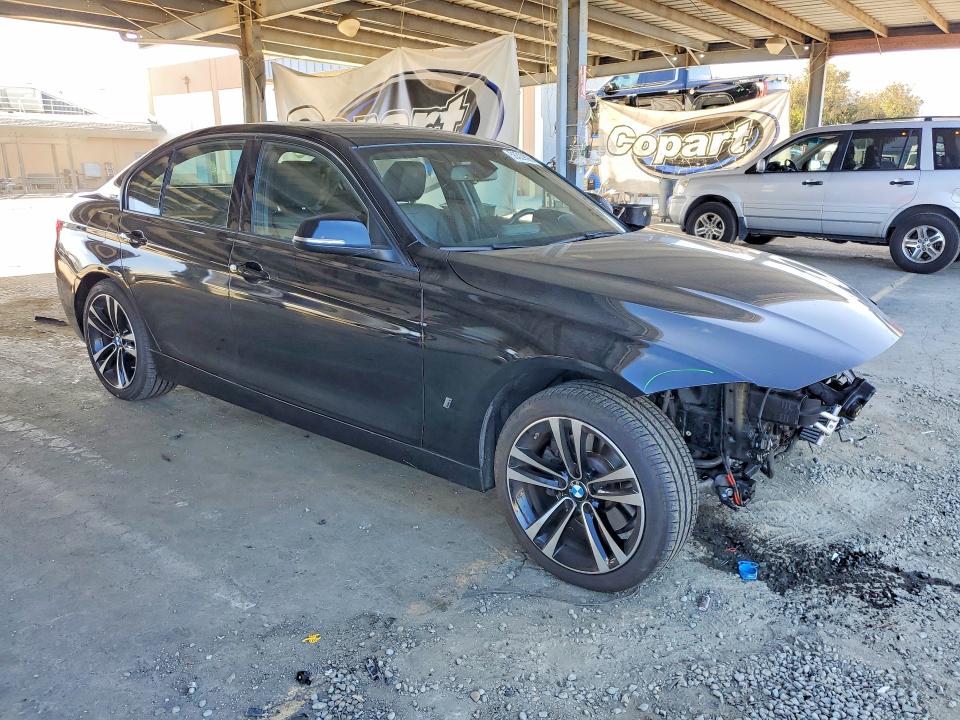 56329026 :رقم المزاد ، WBA8E1C59JA178631 vin ، 2018 Bmw 330e مزاد بيع