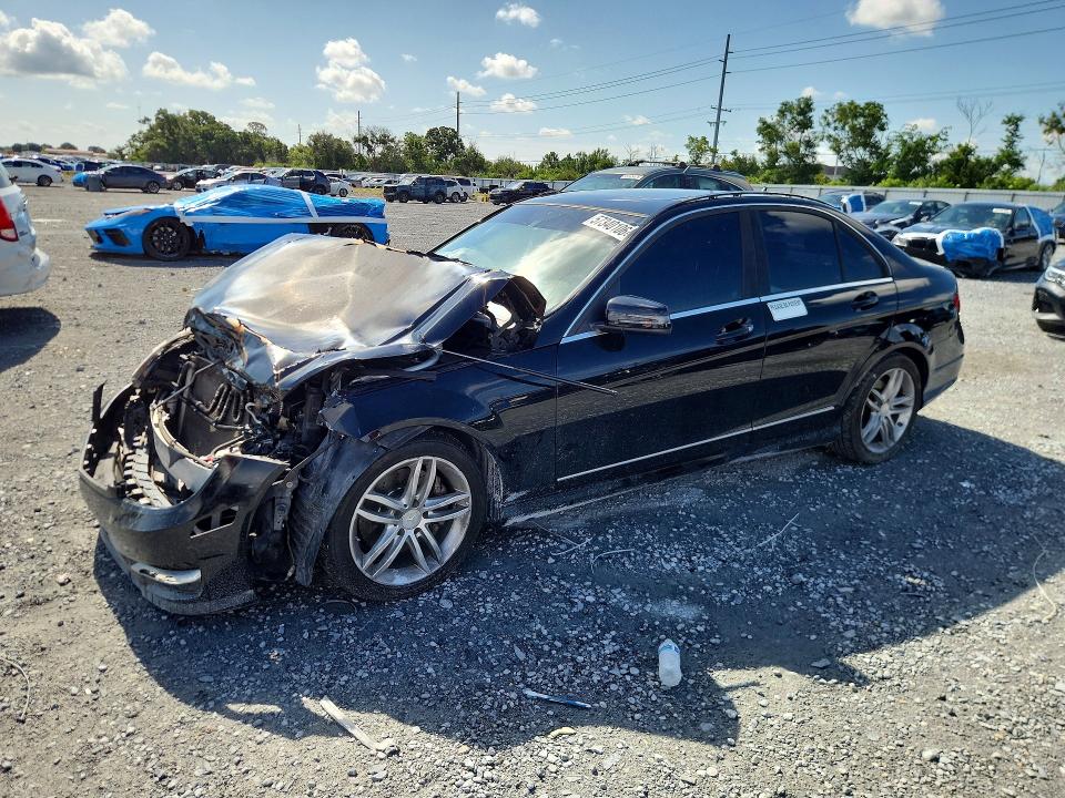 2014 Mercedes-benz C მანქანა იყიდება აუქციონზე, vin: WDDGF8AB4ER313458, აუქციონის ნომერი: 57340106