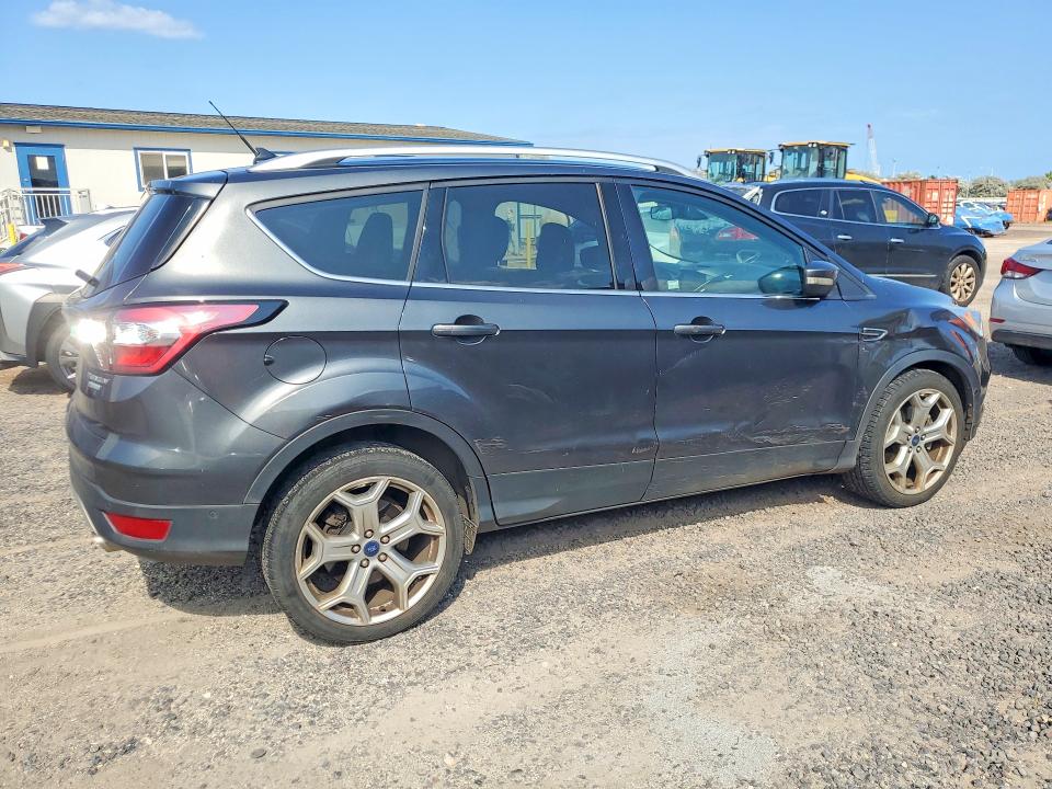 54913616 :رقم المزاد ، 1FMCU0J9XJUB95268 vin ، 2018 Ford Escape مزاد بيع