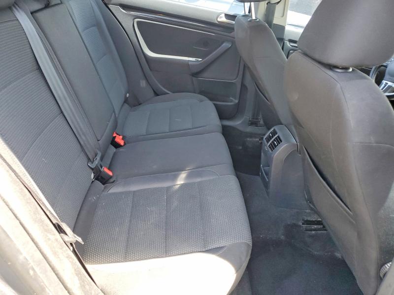 56973866 :رقم المزاد ، 3VWPP7AJ9DM692382 vin ، 2013 Volkswagen Jetta مزاد بيع