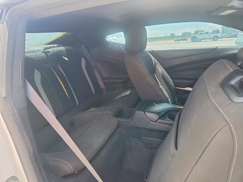 58762076 :رقم المزاد ، 1G1FF1R79H0150210 vin ، 2017 Chevrolet Camaro مزاد بيع