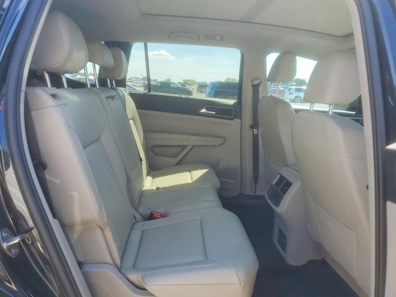 54687476 :رقم المزاد ، 1V2ER2CA9JC523074 vin ، 2018 Volkswagen Atlas مزاد بيع