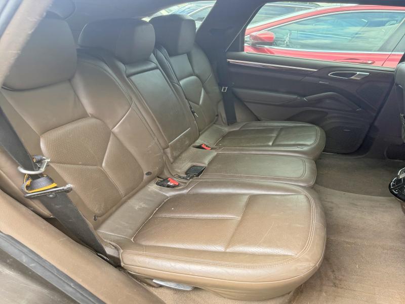 56469026 :رقم المزاد ، WP1AE2A27CLA91108 vin ، 2012 Porsche Cayenne مزاد بيع