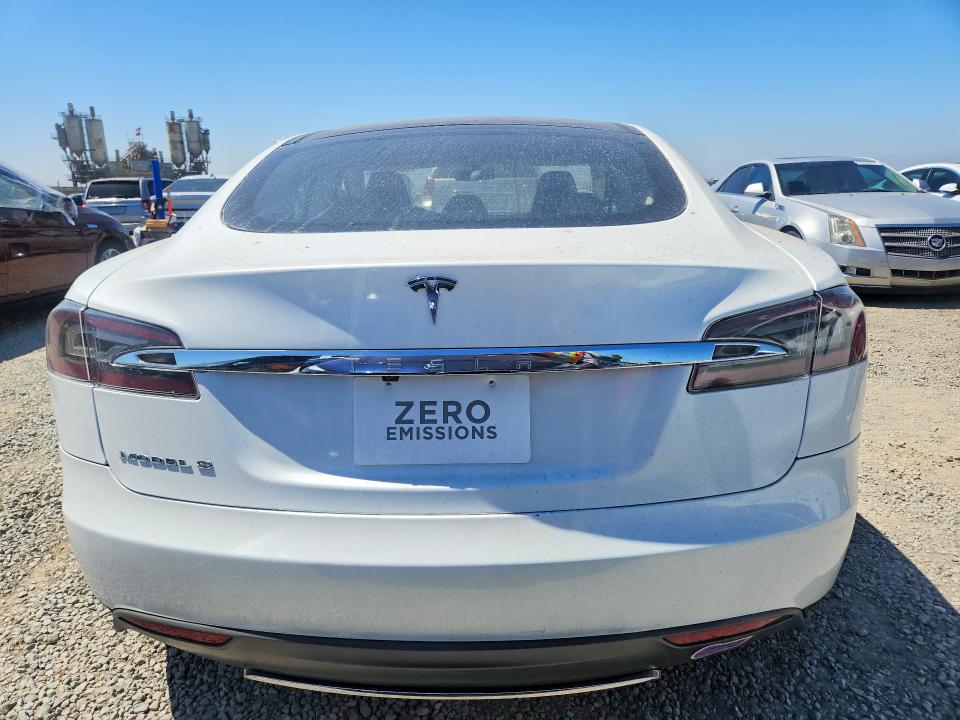 2013 Tesla Model S მანქანა იყიდება აუქციონზე, vin: 5YJSA1CN7DFP04531, აუქციონის ნომერი: 58428436