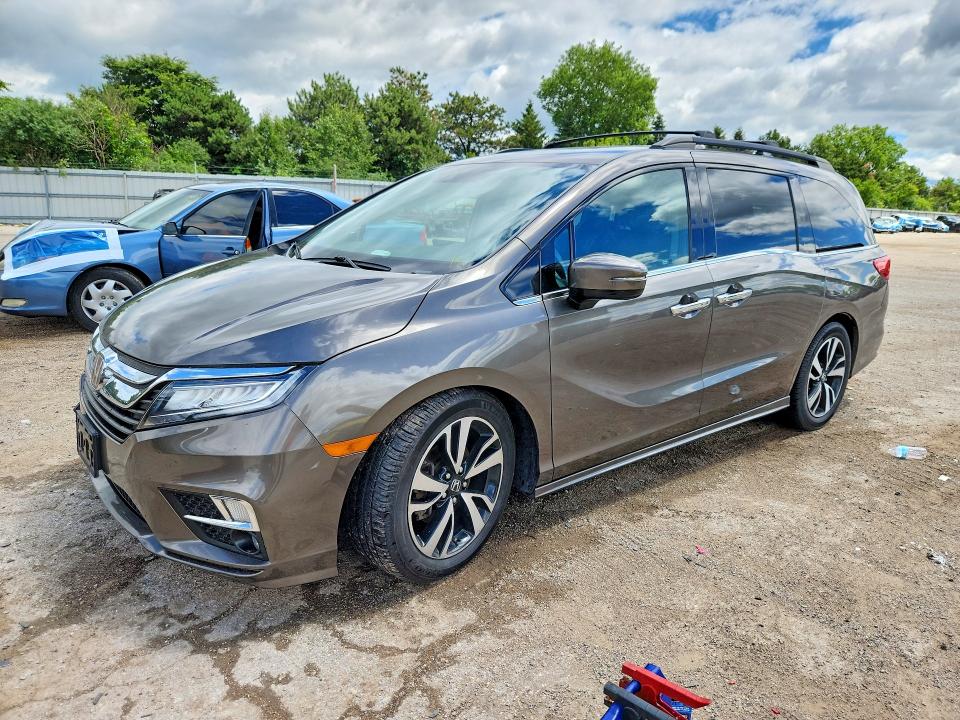Продажа на аукционе авто 2018 Honda Odyssey, vin: 5FNRL6H97JB014937, номер лота: 57733836
