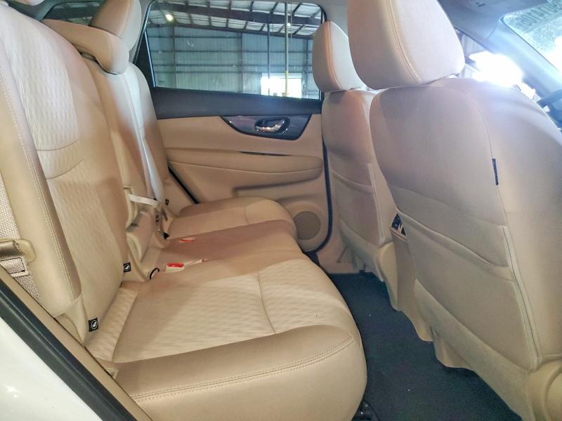 59014106 :رقم المزاد ، KNMAT2MV8HP570053 vin ، 2017 Nissan Rogue مزاد بيع