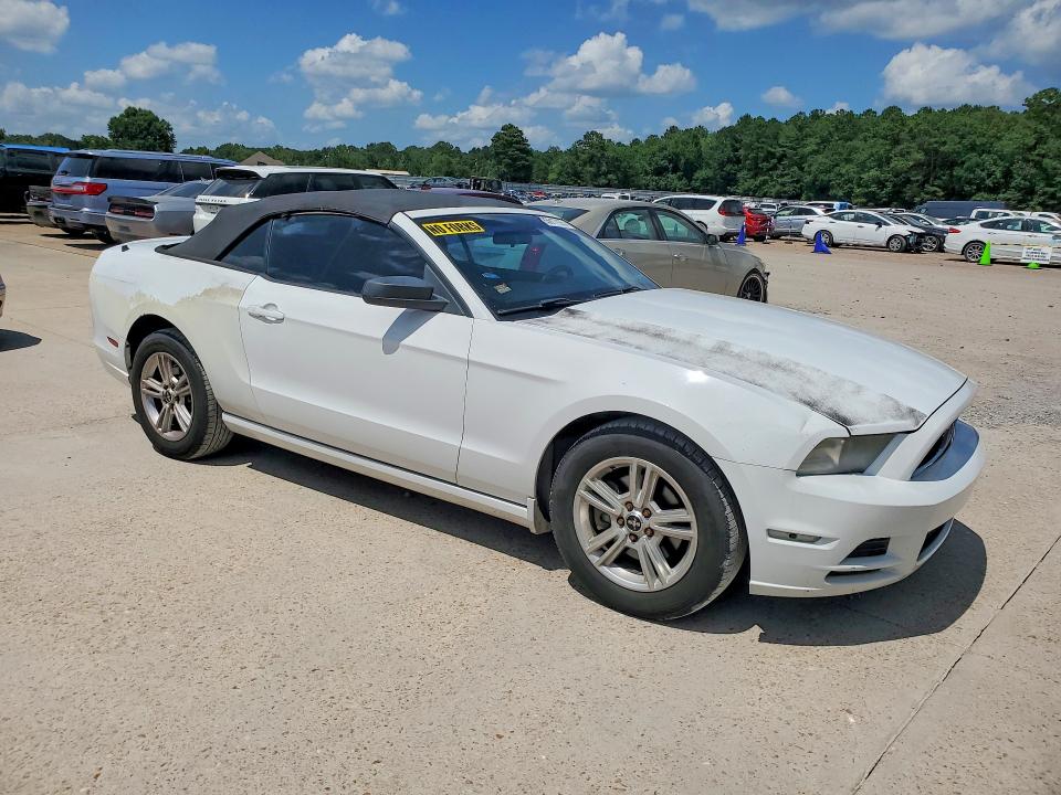 85617935 :رقم المزاد ، 1ZVBP8EM7E5215722 vin ، 2014 Ford Mustang مزاد بيع