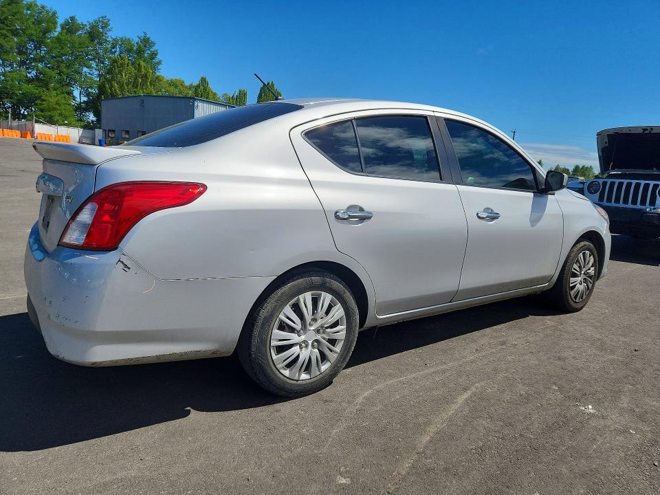 57588046 :رقم المزاد ، 3N1CN7APXJL845710 vin ، 2018 Nissan Versa مزاد بيع