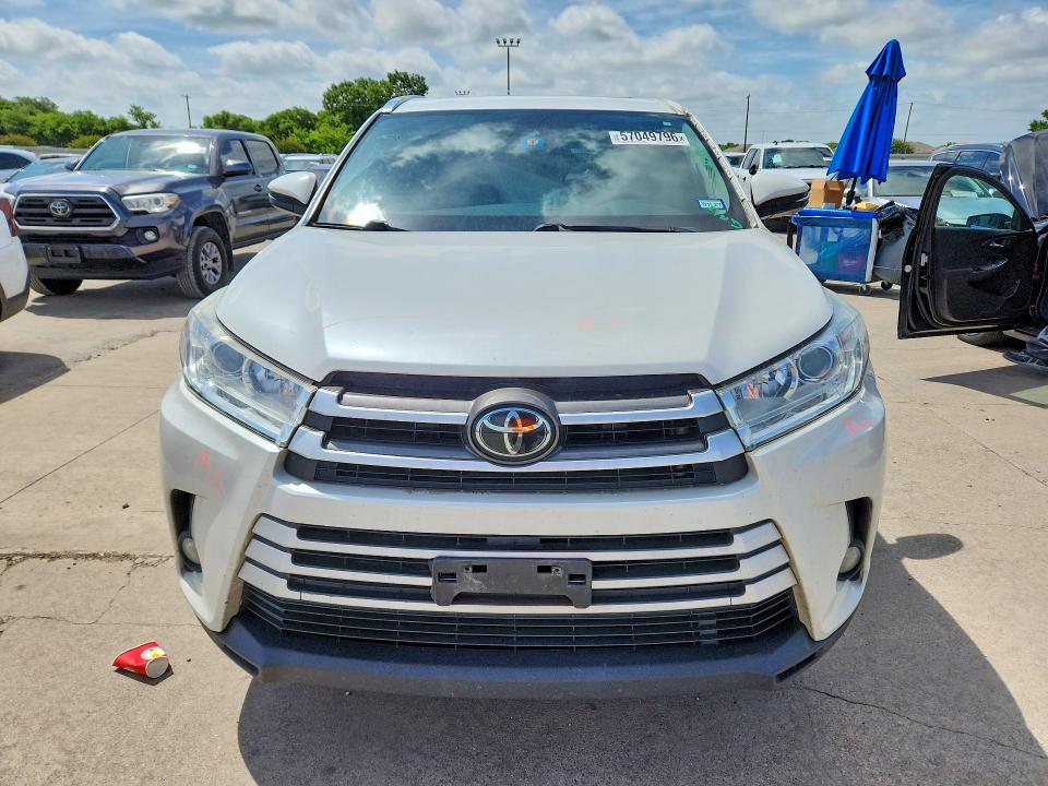 57049796 :رقم المزاد ، 5TDKZRFH1KS349944 vin ، 2019 Toyota Highlander مزاد بيع