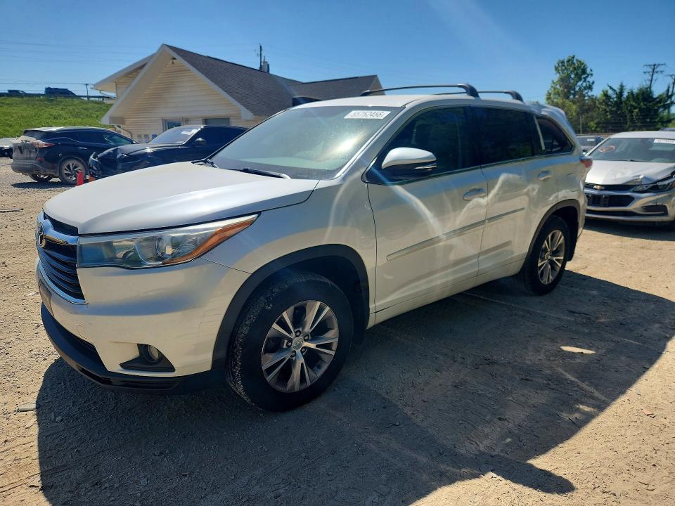 Auction sale of the 2015 Toyota Highlander, vin: 5TDBKRFH6FS088692, lot number: 55752456