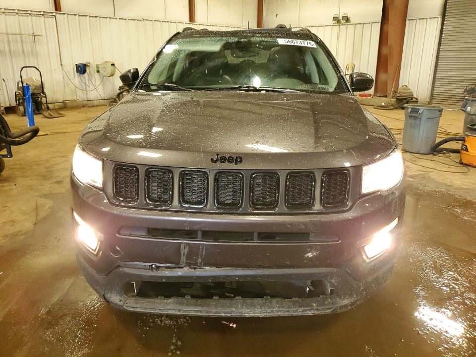 56673776 :رقم المزاد ، 3C4NJDBB0KT690170 vin ، 2019 Jeep Compass مزاد بيع