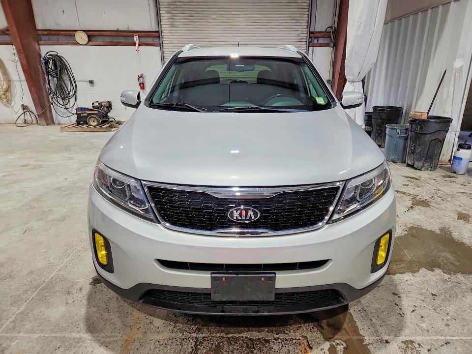 2015 Kia Sorento მანქანა იყიდება აუქციონზე, vin: 5XYKTDA75FG602186, აუქციონის ნომერი: 57616306