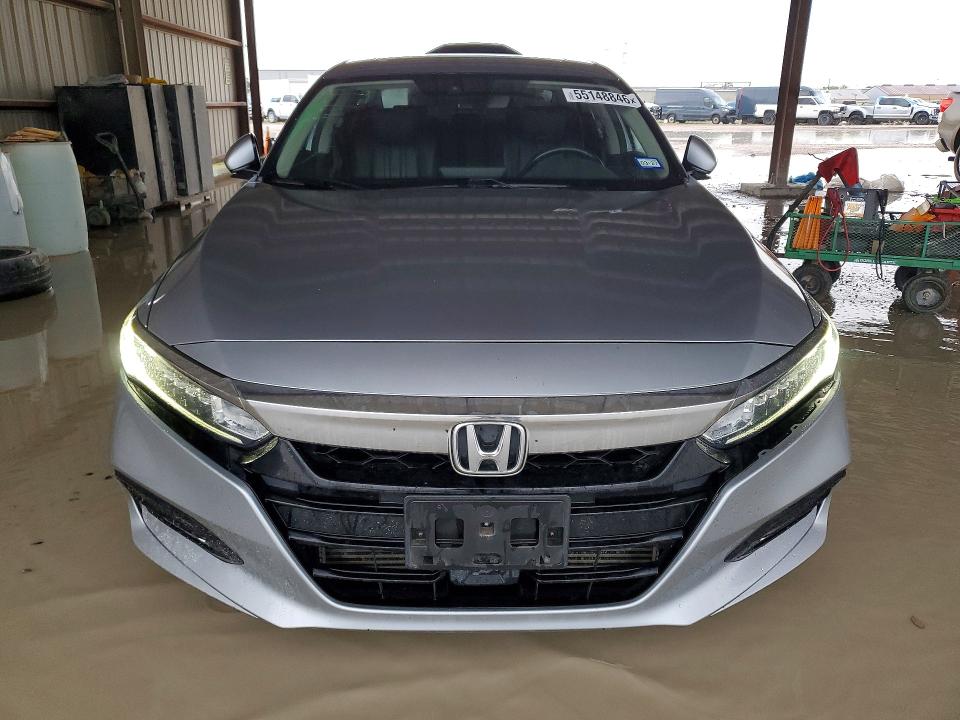 55148846 :رقم المزاد ، 1HGCV1F56JA121801 vin ، 2018 Honda Accord مزاد بيع