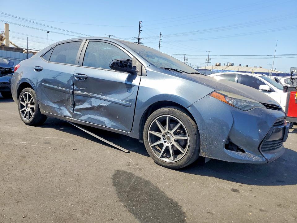57080426 :رقم المزاد ، 5YFBURHE1HP622206 vin ، 2017 Toyt Corolla مزاد بيع