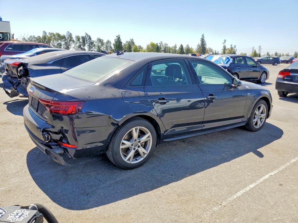 57250196 :رقم المزاد ، WAUKMAF45JA228680 vin ، 2018 Audi A4 مزاد بيع