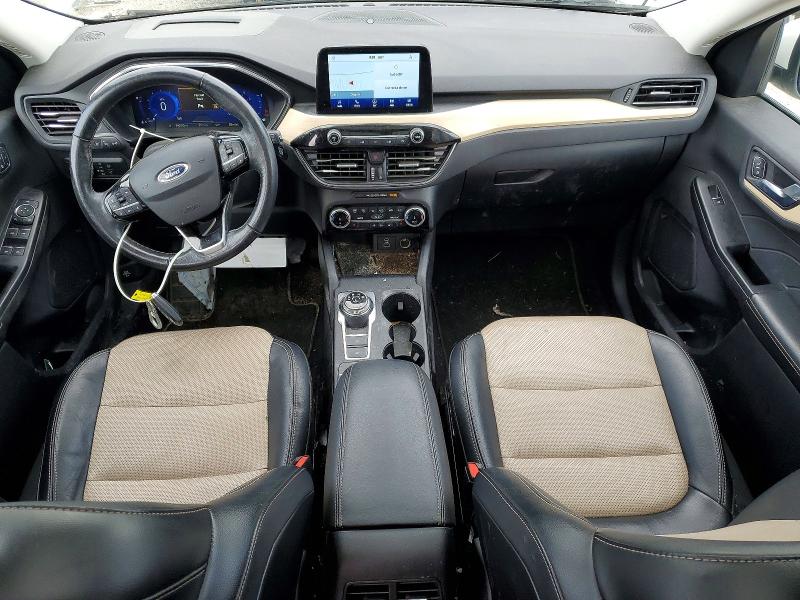 2022 Ford Escape მანქანა იყიდება აუქციონზე, vin: 1FMCU9J98NUB63915, აუქციონის ნომერი: 57642476