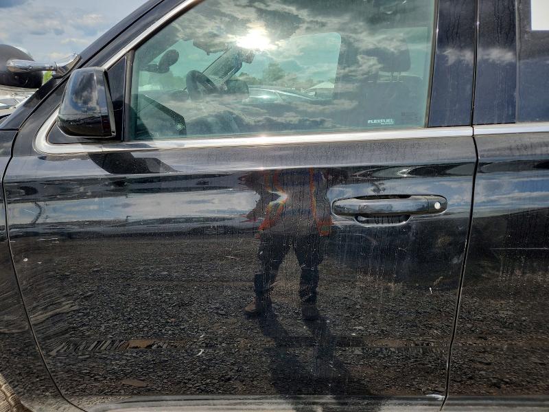 2019 Chevrolet Tahoe მანქანა იყიდება აუქციონზე, vin: 1GNSKDEC1KR323864, აუქციონის ნომერი: 55857606