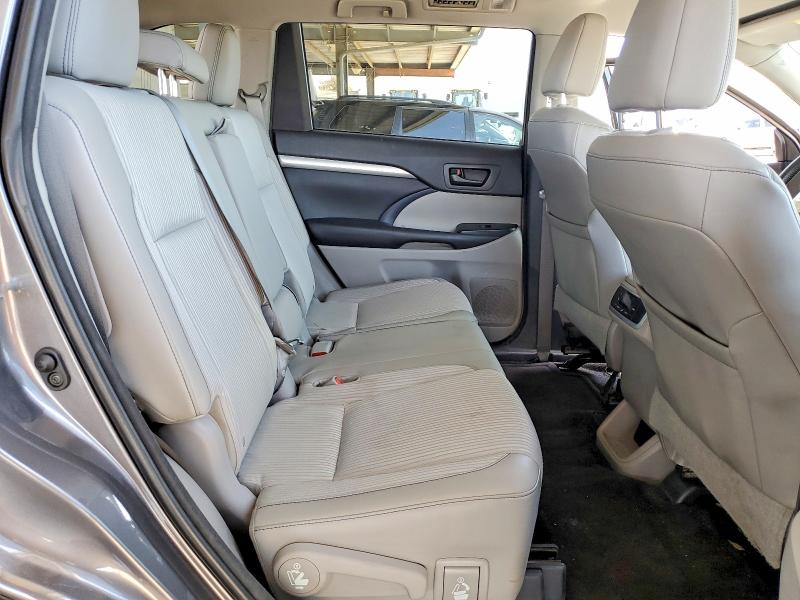 55678096 :رقم المزاد ، 5TDBKRFH9FS170318 vin ، 2015 Toyota Highlander مزاد بيع