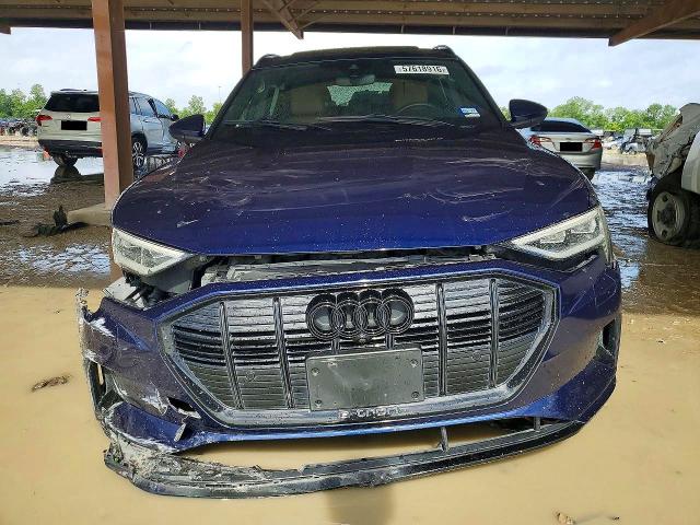 2022 Audi E-tron მანქანა იყიდება აუქციონზე, vin: WA1AAAGE2NB037582, აუქციონის ნომერი: 57618916