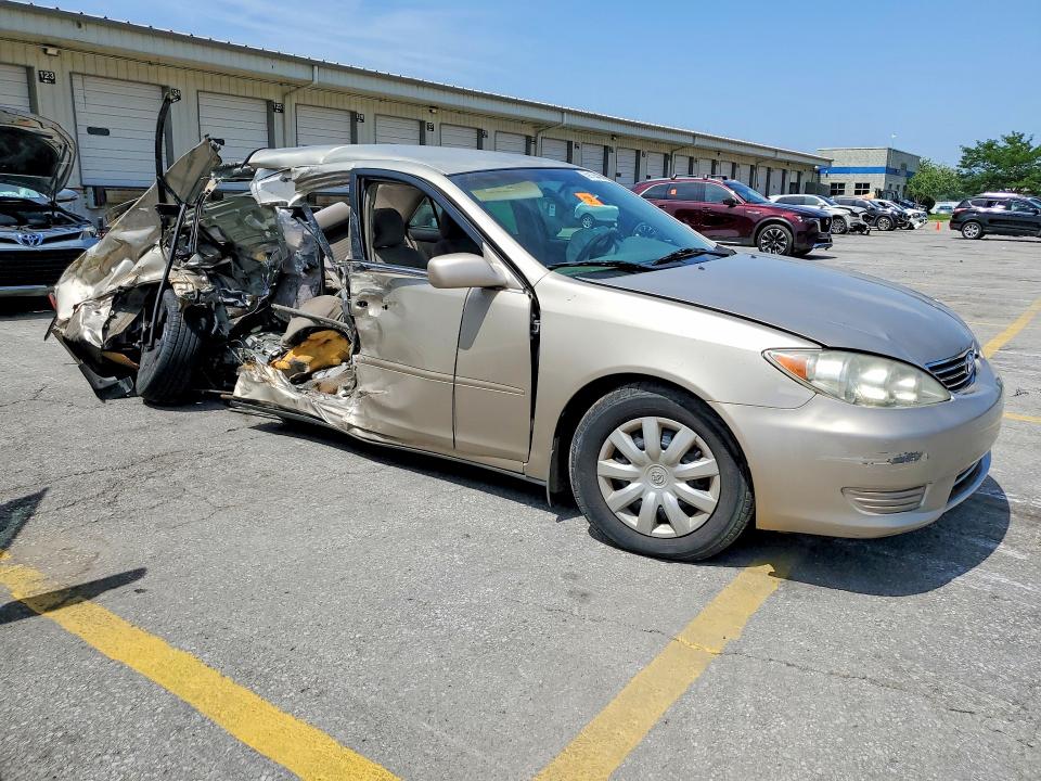 2005 Toyota Camry მანქანა იყიდება აუქციონზე, vin: 4T1BE32K25U567509, აუქციონის ნომერი: 59135456