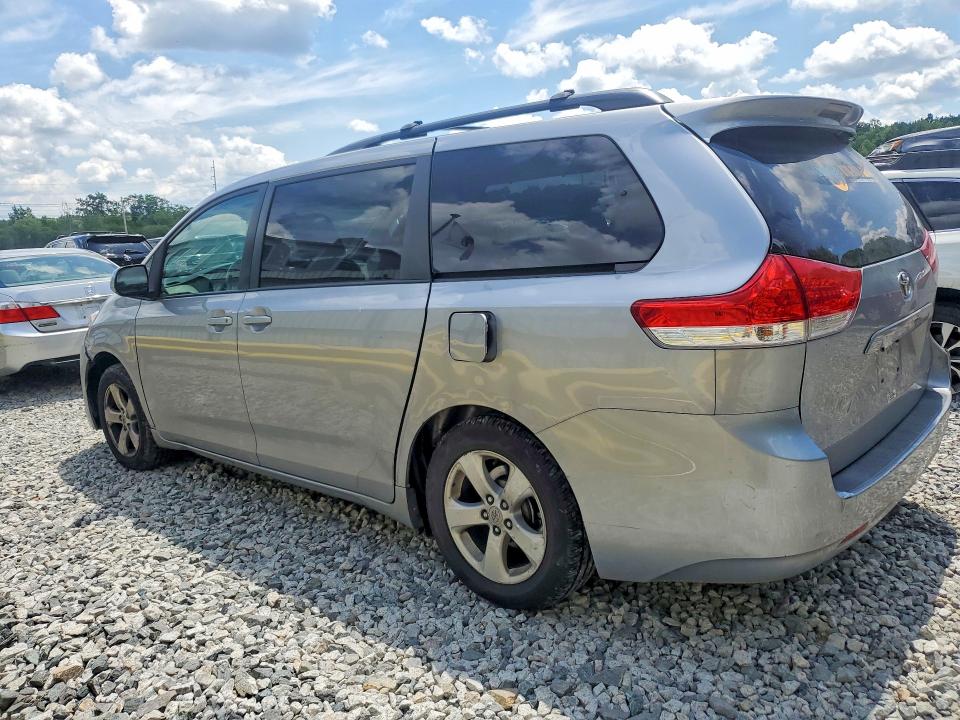 57083406 :رقم المزاد ، 5TDKK3DC2CS179846 vin ، 2012 Toyota Sienna مزاد بيع