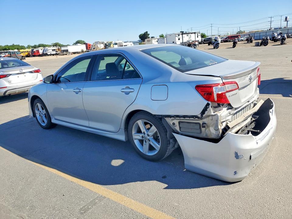 56841666 :رقم المزاد ، 4T1BF1FK2EU440738 vin ، 2014 Toyota Camry مزاد بيع