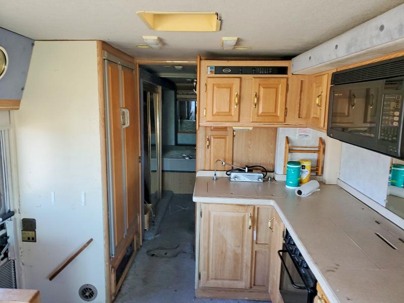 54914296 :رقم المزاد ، 3FCNF53S7XJA36176 vin ، 1999 Rexhall Recreational Vehicle (rv) مزاد بيع