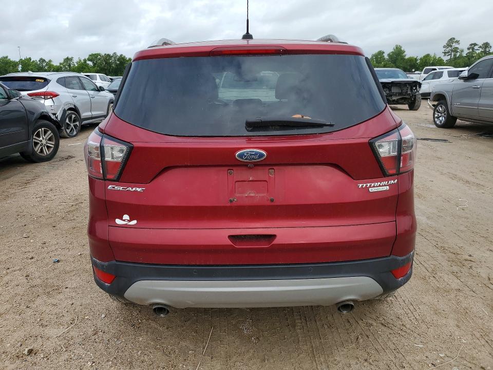55982396 :رقم المزاد ، 1FMCU0JD5HUB88727 vin ، 2017 Ford Escape مزاد بيع