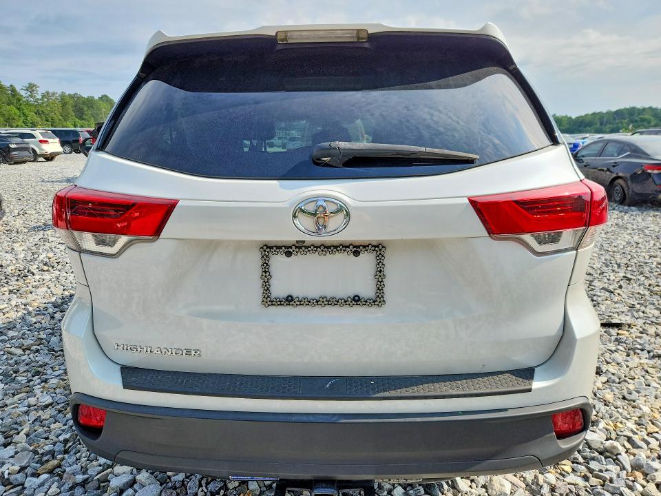 2018 Toyota Highlander მანქანა იყიდება აუქციონზე, vin: 5TDZZRFH5JS274338, აუქციონის ნომერი: 58718426
