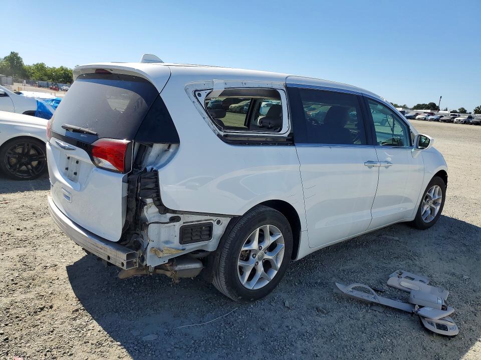 57188716 :رقم المزاد ، 2C4RC1FG1JR163515 vin ، 2018 Chrysler Pacifica مزاد بيع