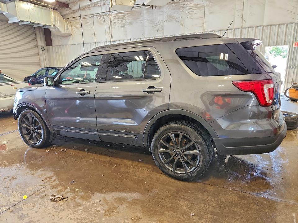 55721946 :رقم المزاد ، 1FM5K8D80JGC39762 vin ، 2018 Ford Explorer مزاد بيع