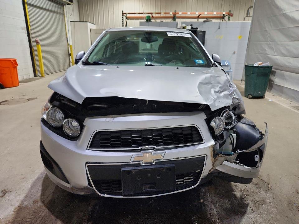 56026606 :رقم المزاد ، 1G1JC5SH9F4175739 vin ، 2015 Chevrolet Sonic مزاد بيع