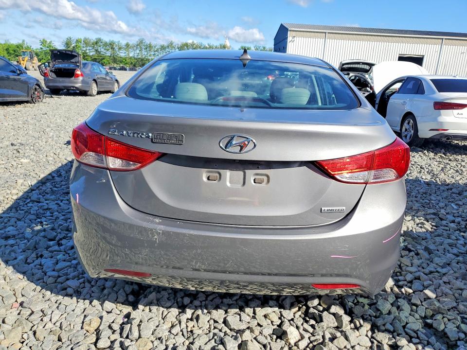 2013 Hyundai Elantra მანქანა იყიდება აუქციონზე, vin: 5NPDH4AE5DH411463, აუქციონის ნომერი: 56308646