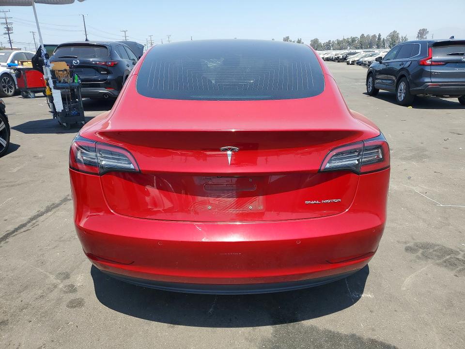 55472116 :رقم المزاد ، 5YJ3E1EB9JF104679 vin ، 2018 Tesla Model 3 مزاد بيع