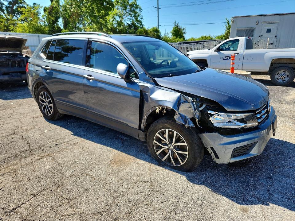 Продажа на аукционе авто 2019 Volkswagen Tiguan, vin: 3VV3B7AXXKM081876, номер лота: 58309726