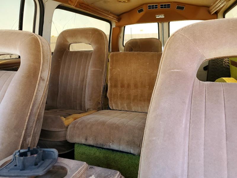 1988 Chevrolet Suburban მანქანა იყიდება აუქციონზე, vin: 1GCER16K4JF116701, აუქციონის ნომერი: 58953516
