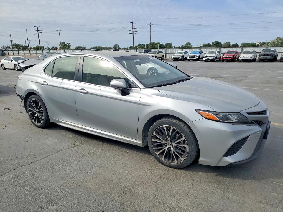 56471996 :رقم المزاد ، JTNB11HK9J3028800 vin ، 2018 Toyota Camry مزاد بيع