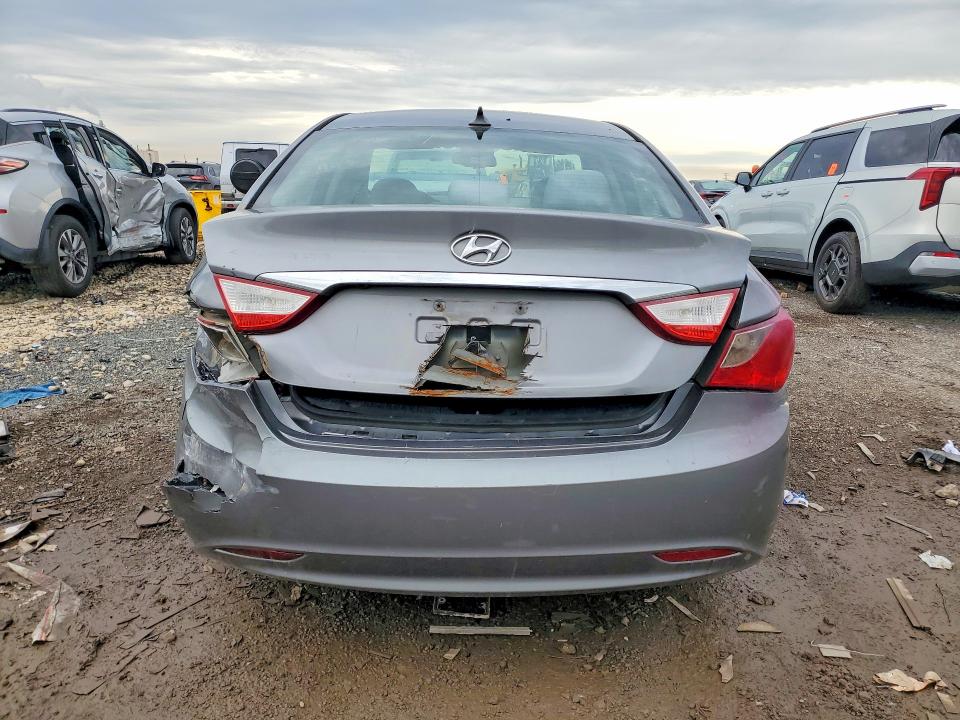2013 Hyundai Sonata მანქანა იყიდება აუქციონზე, vin: 5NPEB4AC3DH704332, აუქციონის ნომერი: 58972006