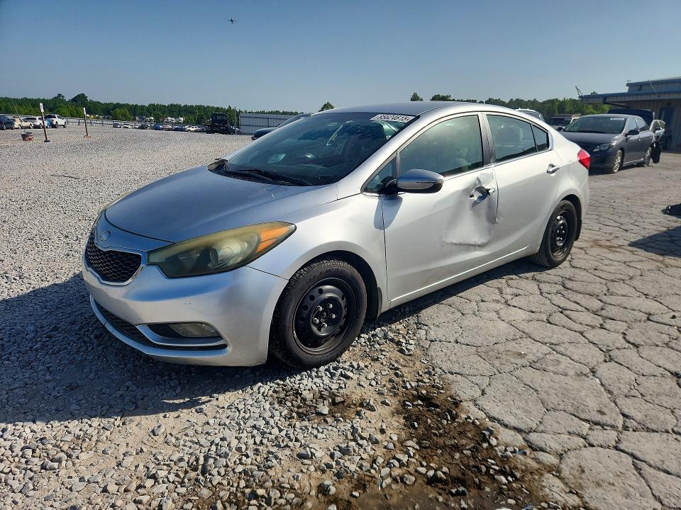 2014 Kia Forte მანქანა იყიდება აუქციონზე, vin: KNAFX4A80E5114301, აუქციონის ნომერი: 85624615