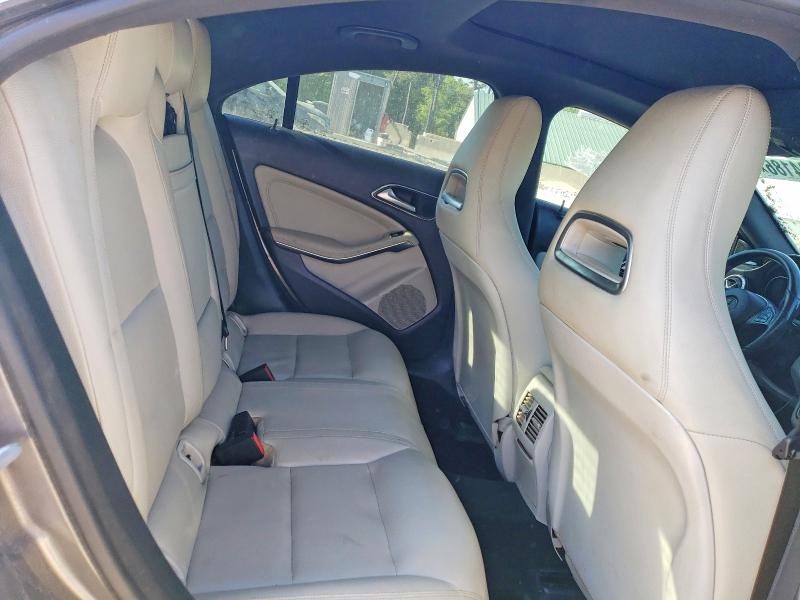 56324186 :رقم المزاد ، WDDSJ4EB9FN273544 vin ، 2015 Mercedes-benz Cla مزاد بيع