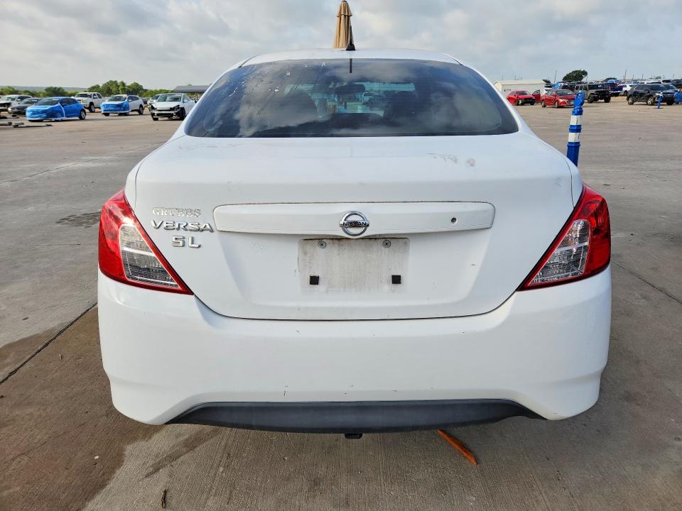 41632426 :رقم المزاد ، 3N1CN7AP4FL807624 vin ، 2015 Nissan Versa مزاد بيع